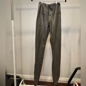 Wilfred Free Liquid Look Leggings